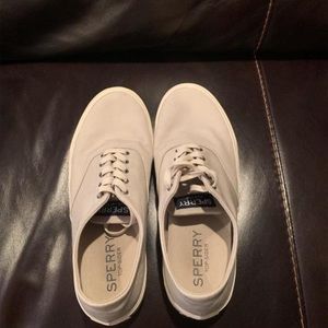 Sperry. Size 7.5.